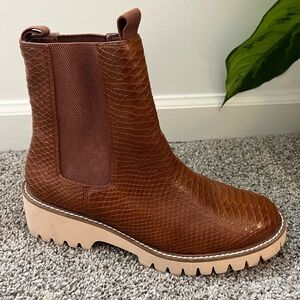 Coconuts by Matisse Chase Chelsea Boot cognac snakeskin lug sole size 9.5